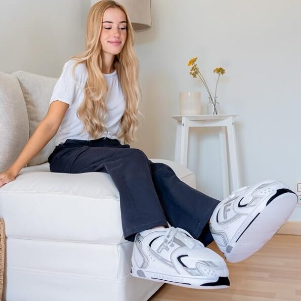Chausson Sneakers Flamingueo Blanc Argenté : Un Style Unique et Inspirant